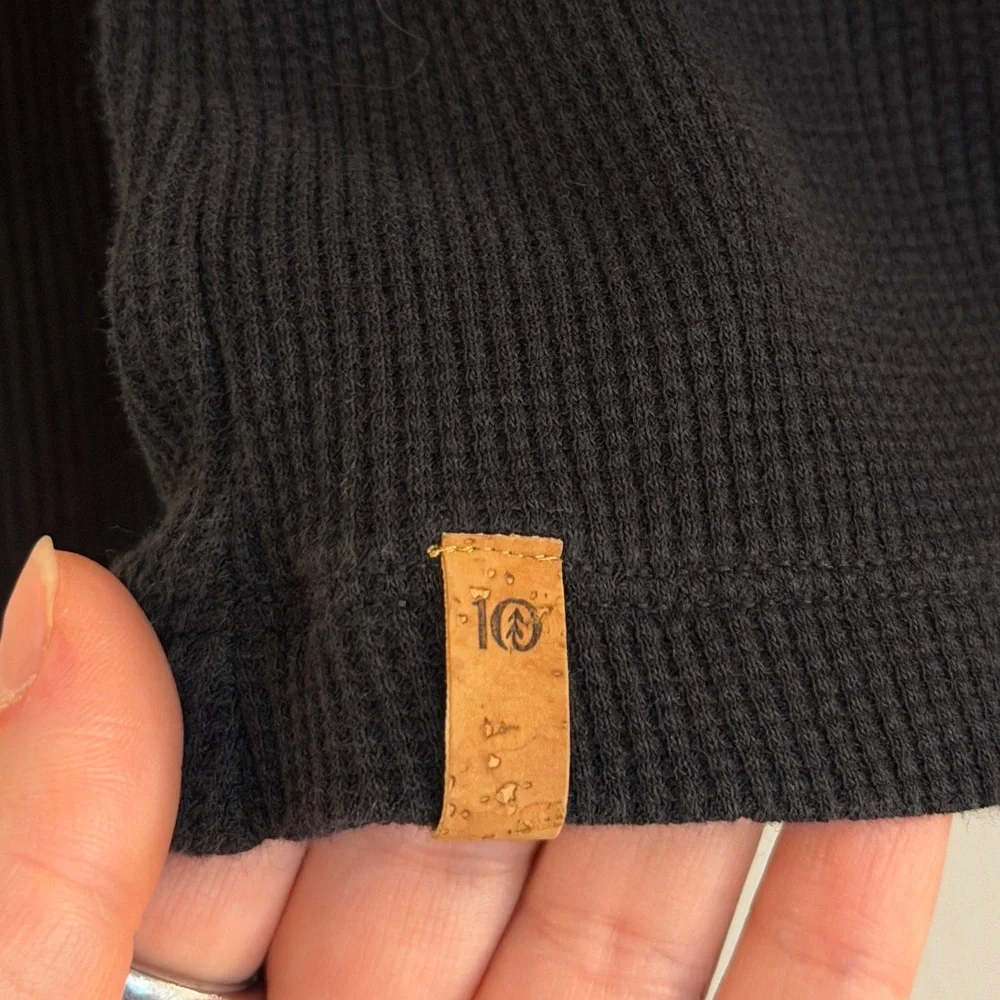 Tentree ‘Treewaffle’ Black Button Front Long Sleeve Waffle Knit Tee - Women’s M
